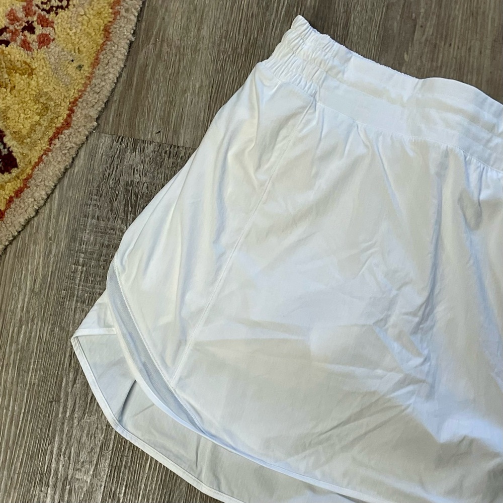 SOLD Lululemon Hotty Hot High-Rise Skirt in White Pickleball Tennis Golf Skort - Picture 6 of 16